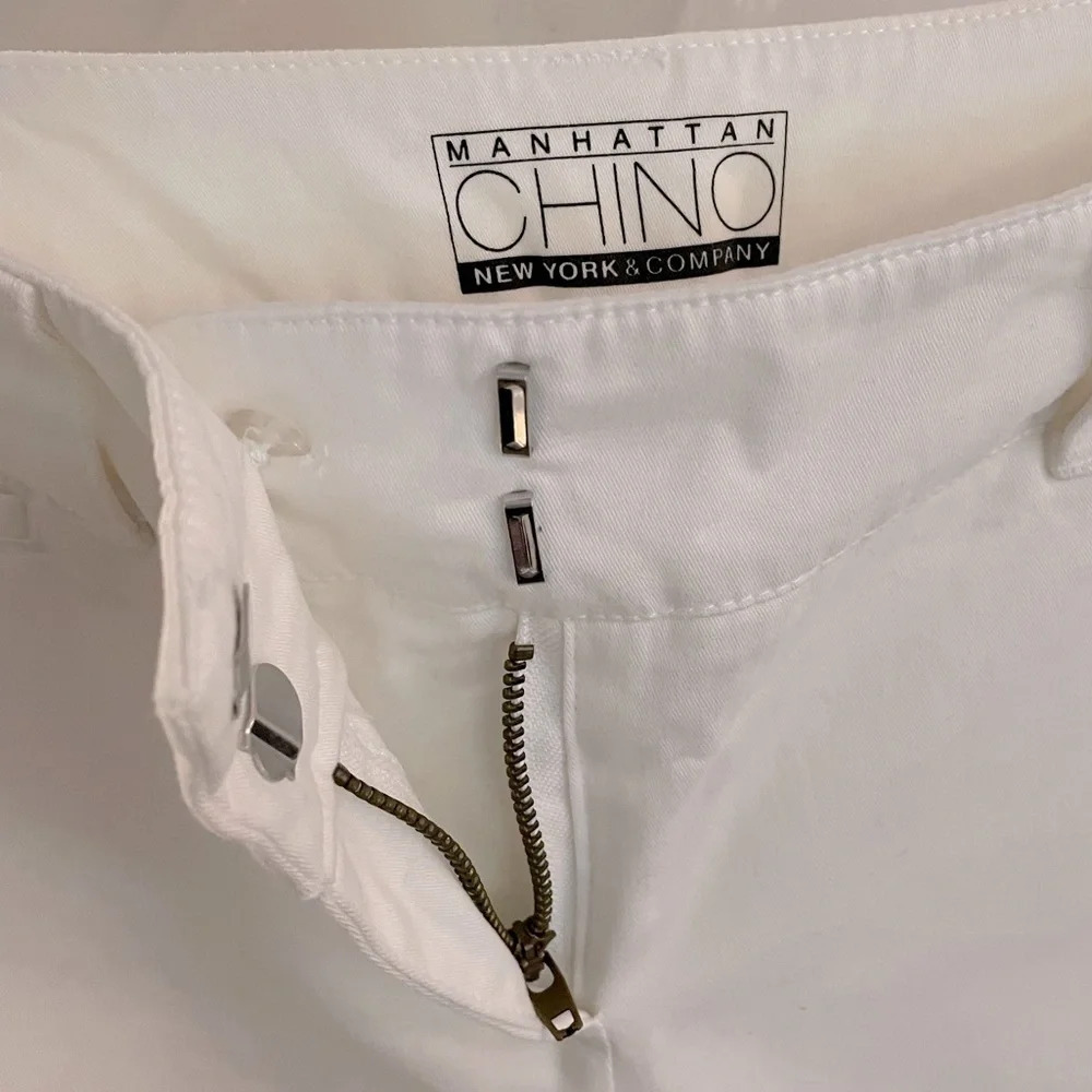 Chino NY white low rise size 2 capris. Side Slit at hem w/2 back pockets 1 front - Picture 2 of 5